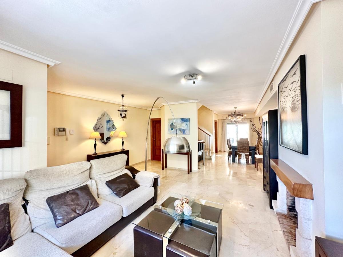 El Arenal Townhouse By The Beach With Swimming Pool - Eaw Homes Marbella Exteriör bild