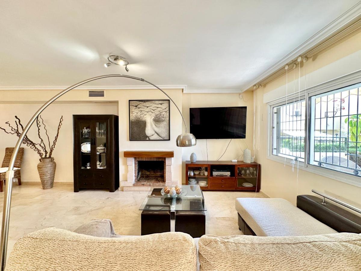 El Arenal Townhouse By The Beach With Swimming Pool - Eaw Homes Marbella Exteriör bild